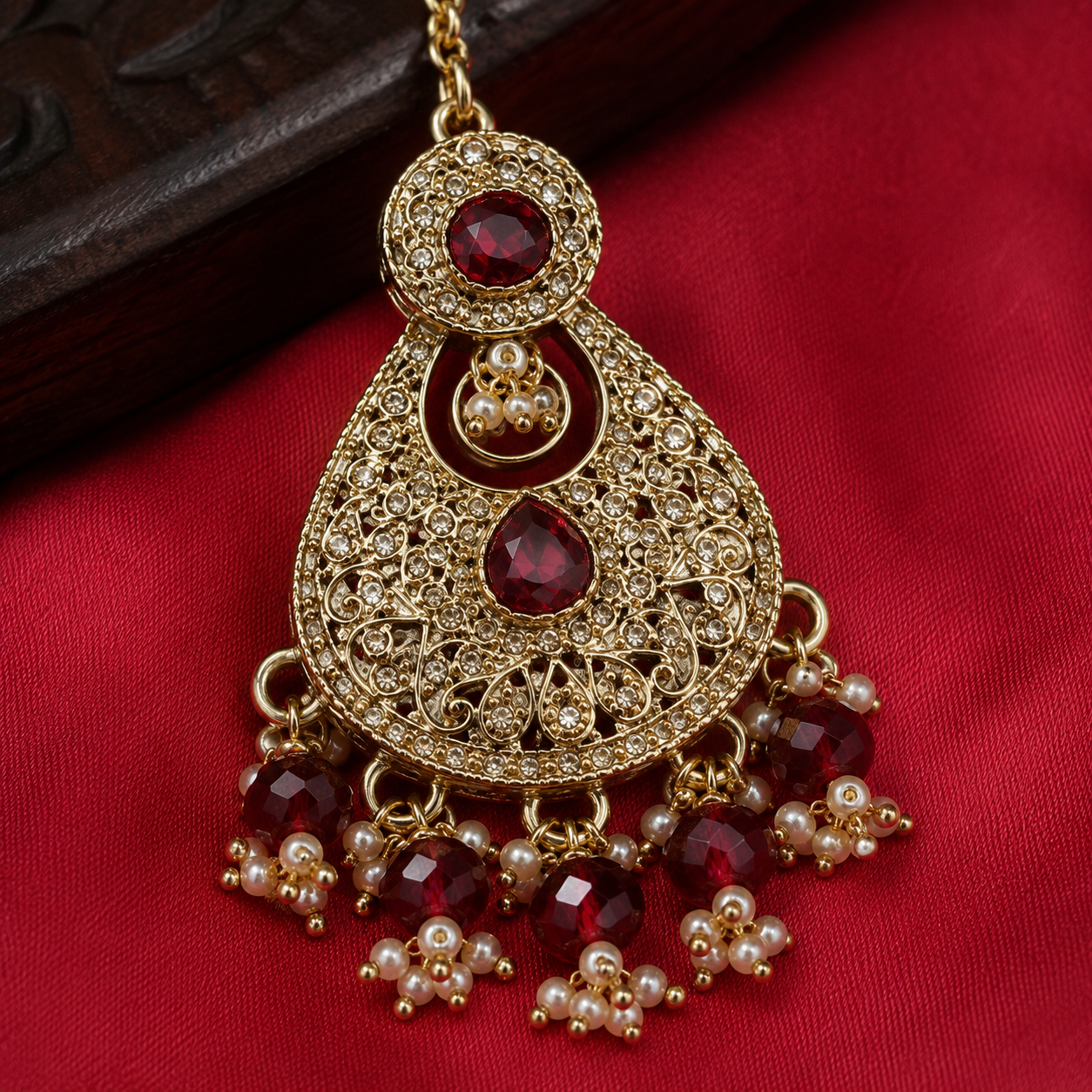 The Rougevielle Gold-Plated Pearl Bridal Parure Jovera Joyce