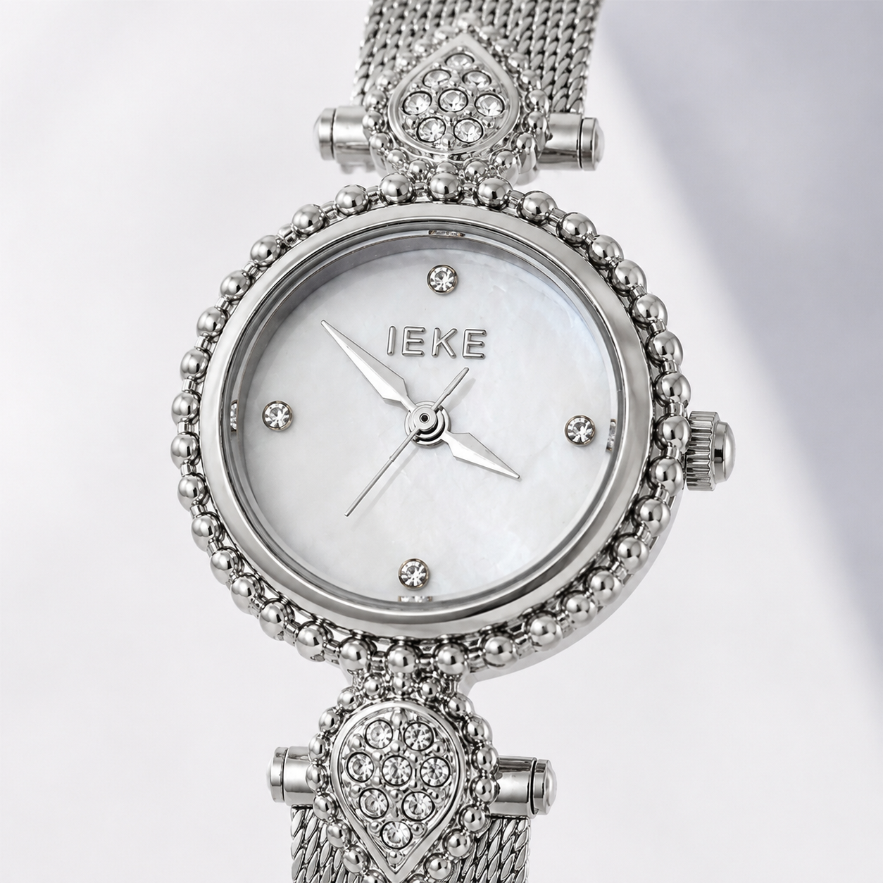 Fashion Casual Retro Court Ancient Style Watch Women Jovera Joyce