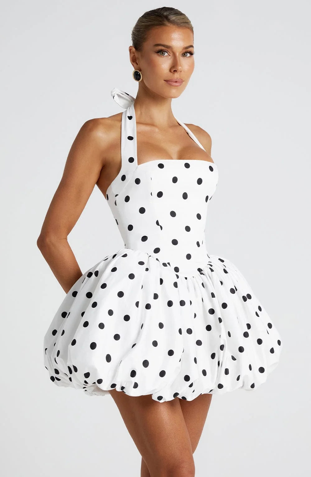 Figure-flattering Short Skirt That Cinches At The Waist To Create A Slimming Look Jovera Joyce